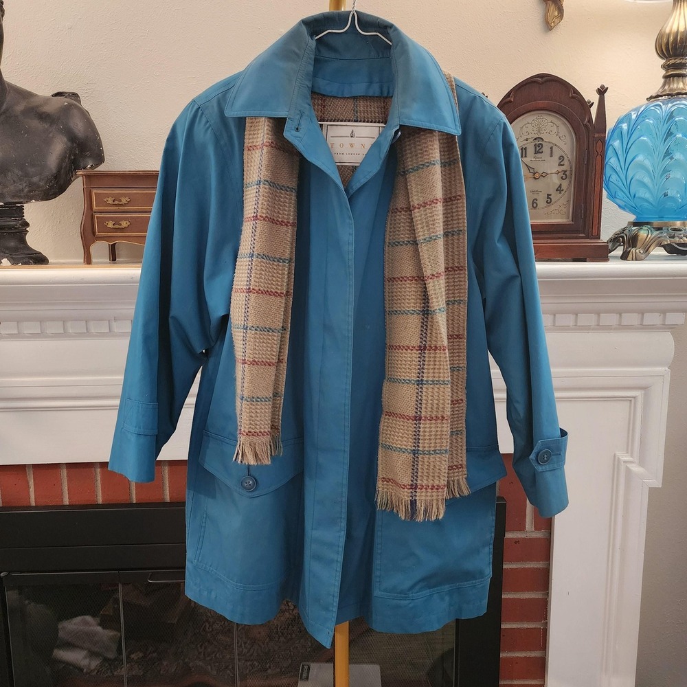 M Turquoise Towne London Fog Vintage Short Trench Coat with Matching Scarf